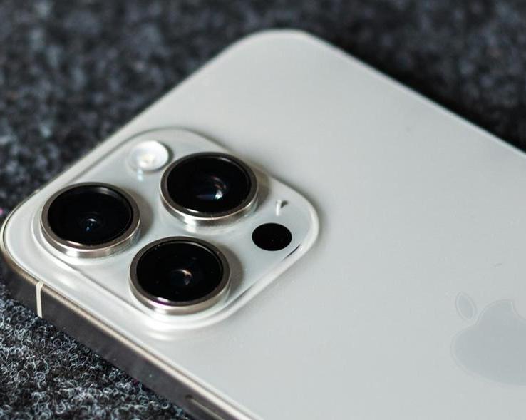 Маск запретит электронику Apple в своих компаниях, если производитель iPhone добавит ИИ