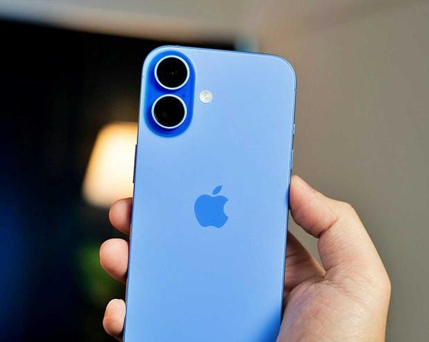 Искусственный интеллект не сработал: Apple сокращает производство iPhone 16