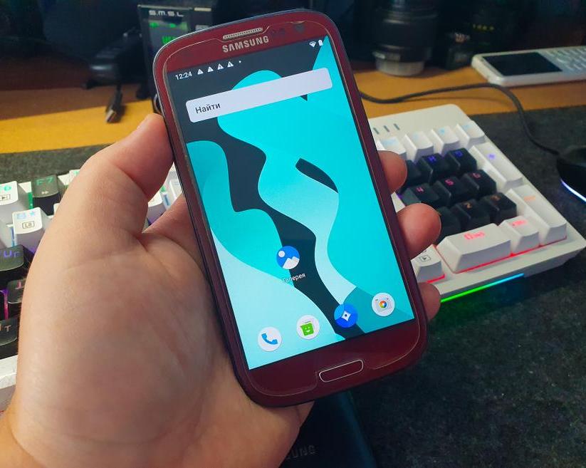 Как обновить старый смартфон и дать ему вторую жизнь?</p>
<p>Обновляем Samsung Galaxy S3 на свежую версию Android