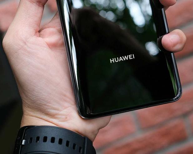 Инсайд: Huawei разрабатывает смартфон с системой активного охлаждения