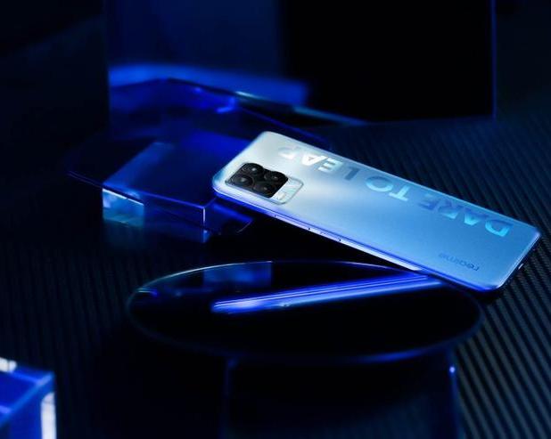 Известна цена на горячую новинку Realme 8pro. Цены стартуют от 279€