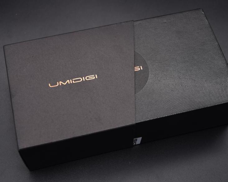 Китайский смартфон Umidigi F1.</p>
<p>Удивил!