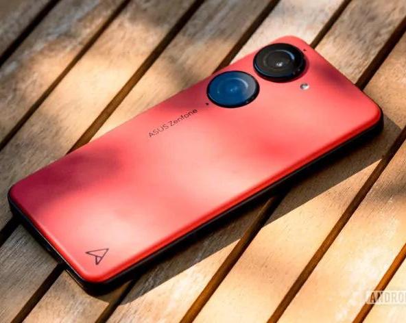 Компактные смартфоны: почему их сейчас почти не выпускают