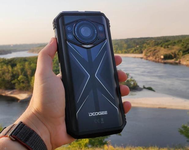 Крепкий малый! Обзор смартфона Doogee S118: защищенный корпус, аккумулятор 10800 мАч и экран с частотой 120 Гц