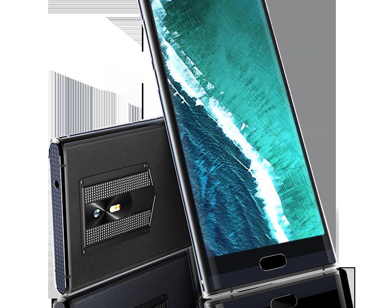 Maze Comet, 5.7’ фаблет в корпусе из кожи, стекла и металла